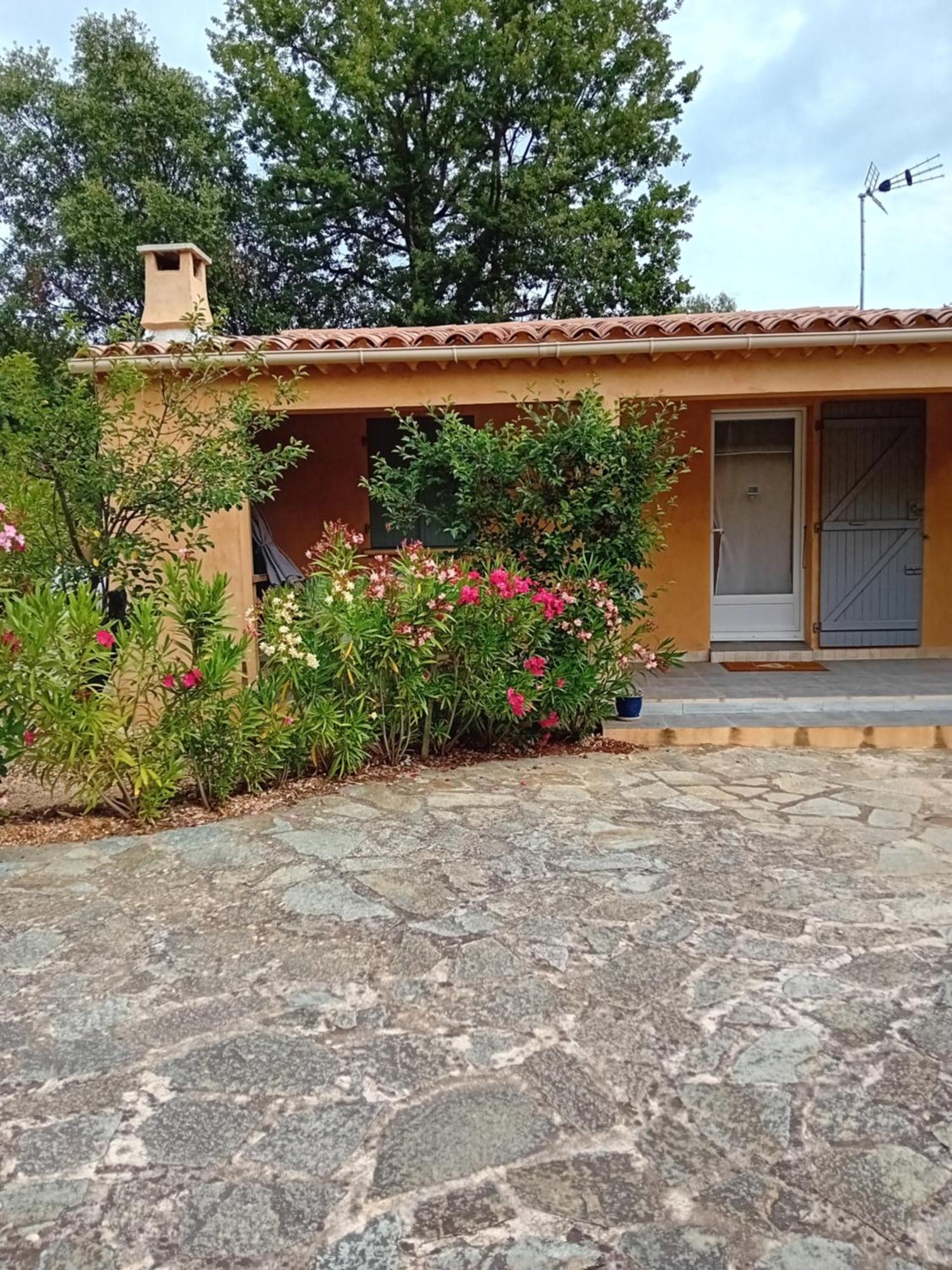 Appartement PAVILLON Provençale, indépendant 45m2 4 personnes à Garéoult Extérieur photo